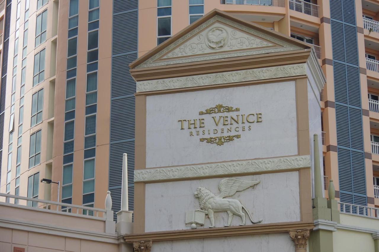 Luxe In Venice Aparthotel Taguig Εξωτερικό φωτογραφία