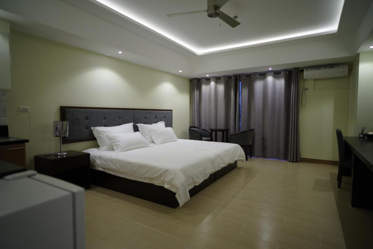 Luxe In Venice Aparthotel Taguig Εξωτερικό φωτογραφία