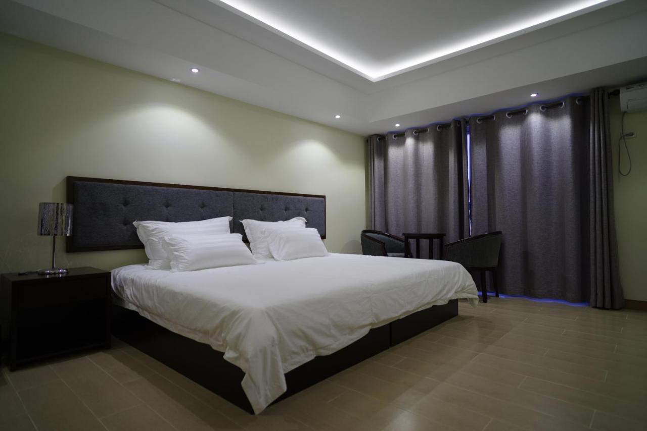 Luxe In Venice Aparthotel Taguig Εξωτερικό φωτογραφία